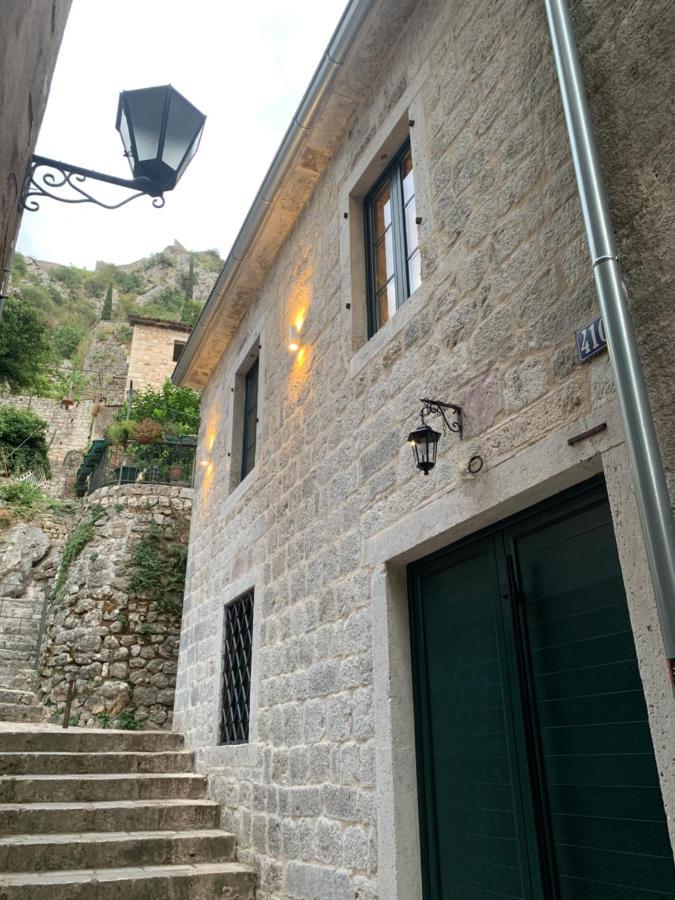 Hotel Kazin Supreme à Kotor Extérieur photo