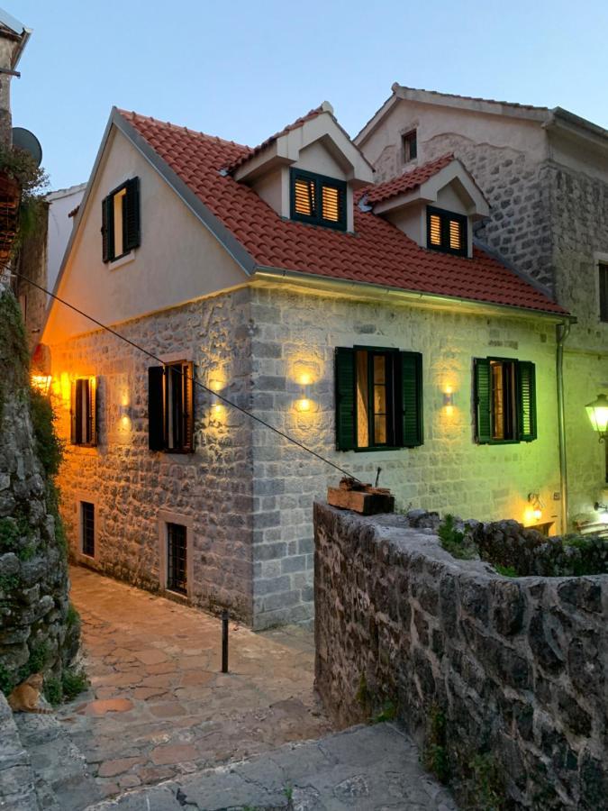 Hotel Kazin Supreme à Kotor Extérieur photo