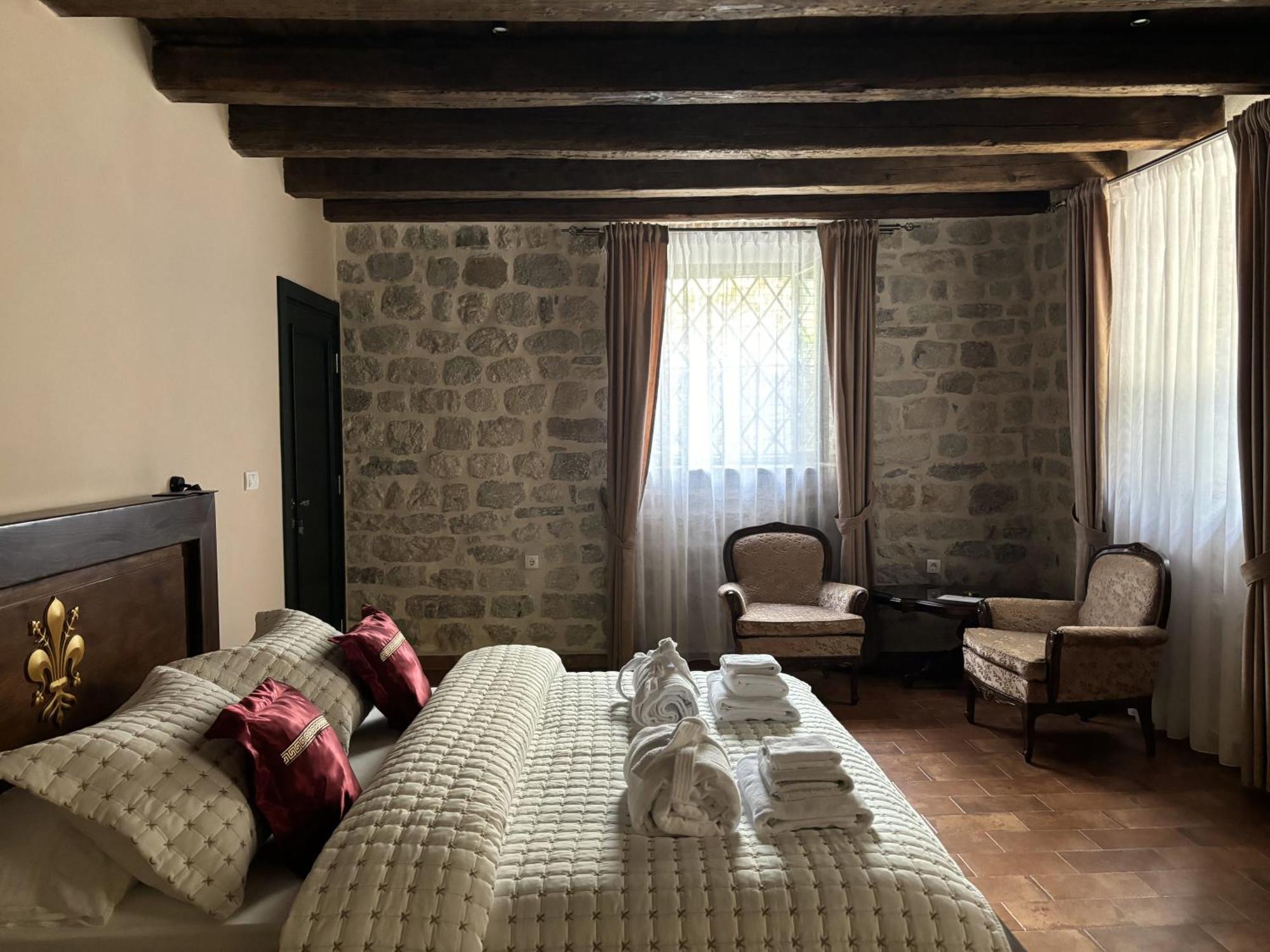 Hotel Kazin Supreme à Kotor Extérieur photo