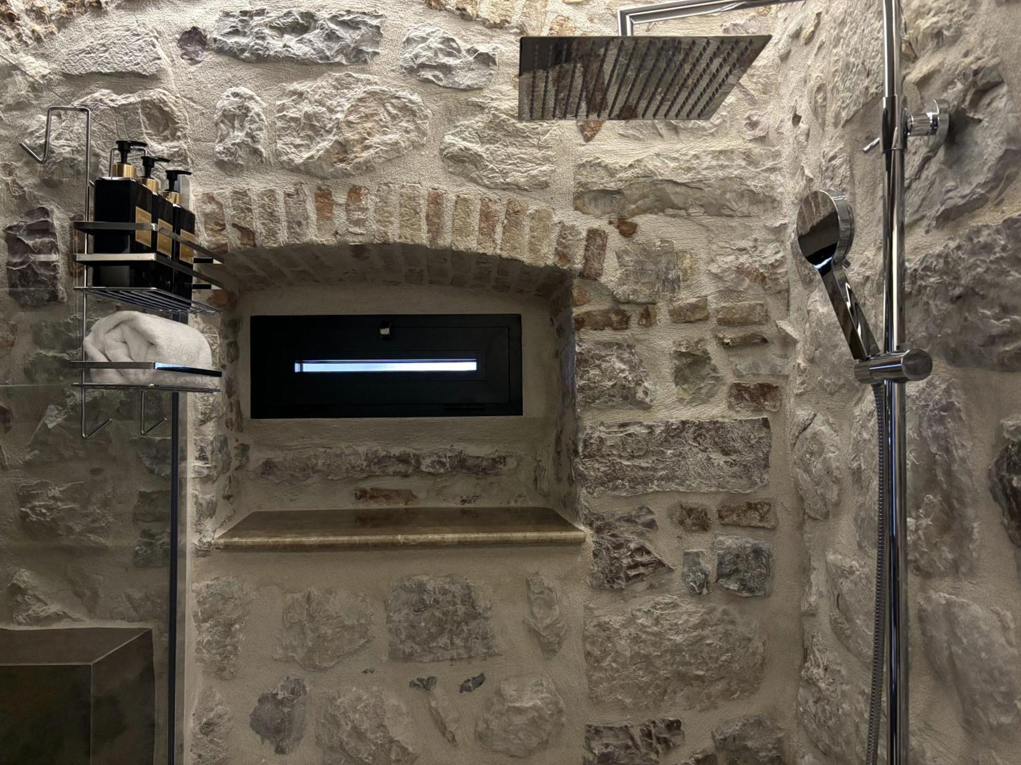 Hotel Kazin Supreme à Kotor Extérieur photo