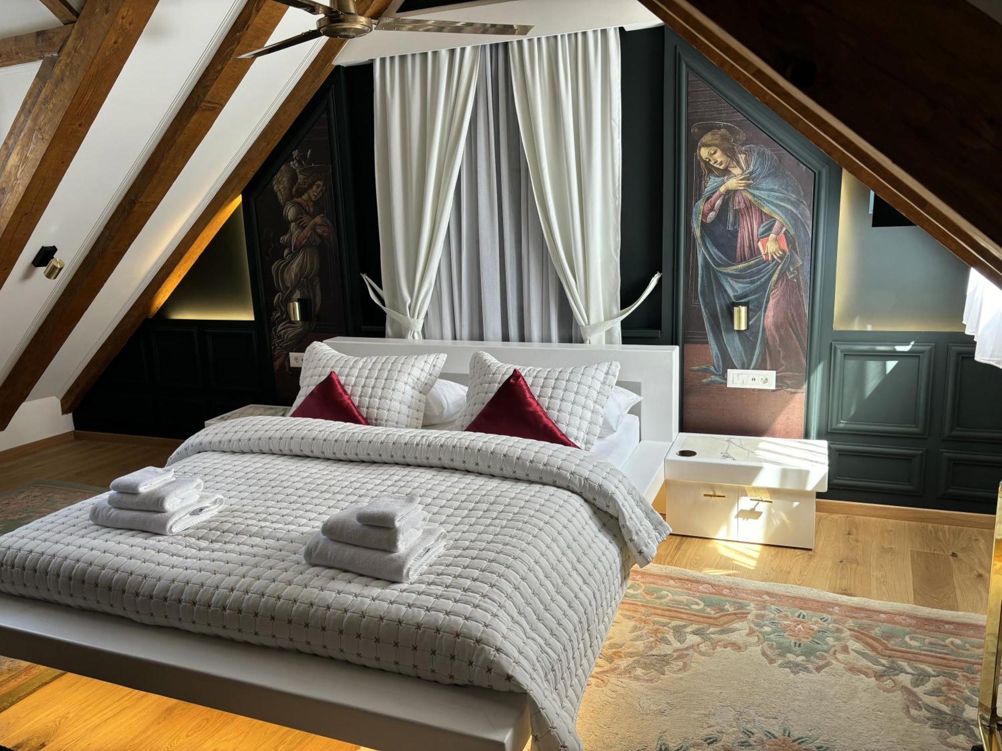 Hotel Kazin Supreme à Kotor Extérieur photo