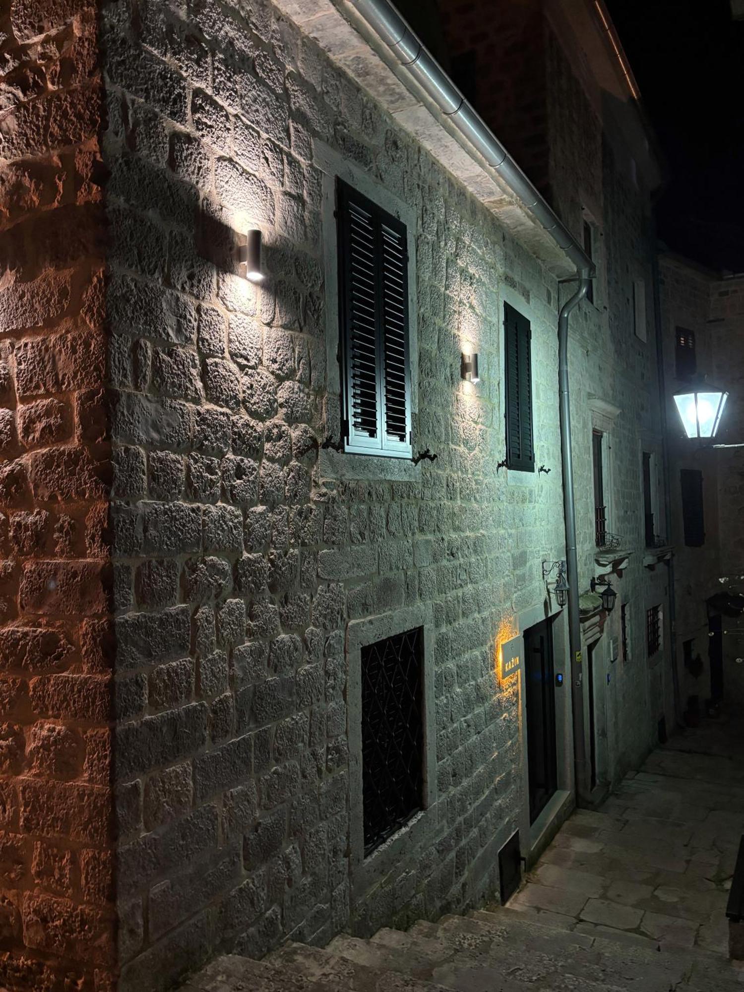 Hotel Kazin Supreme à Kotor Extérieur photo