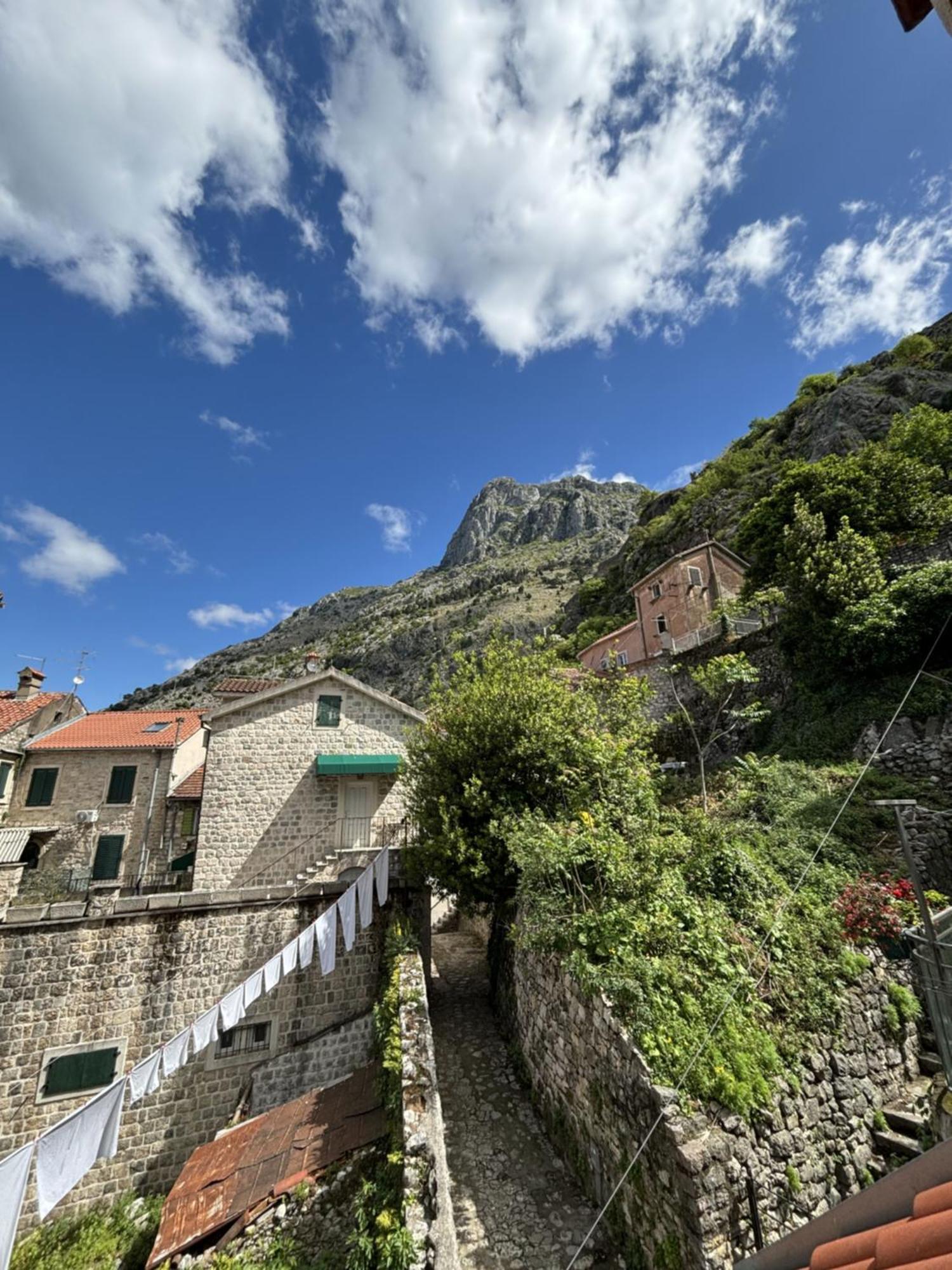 Hotel Kazin Supreme à Kotor Chambre photo