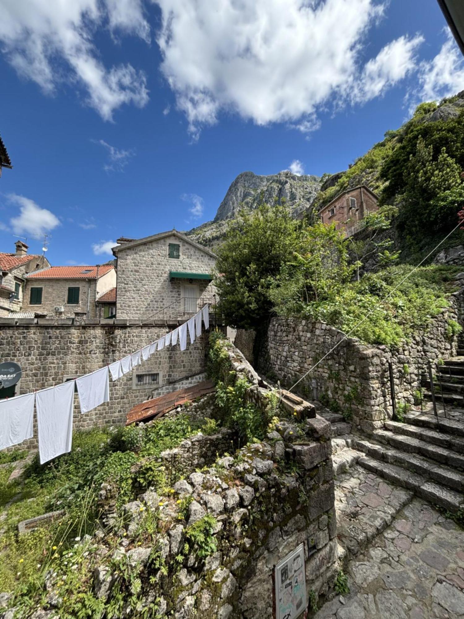 Hotel Kazin Supreme à Kotor Chambre photo